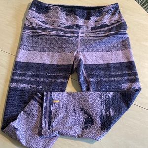 Lucy patterned Capri leggings